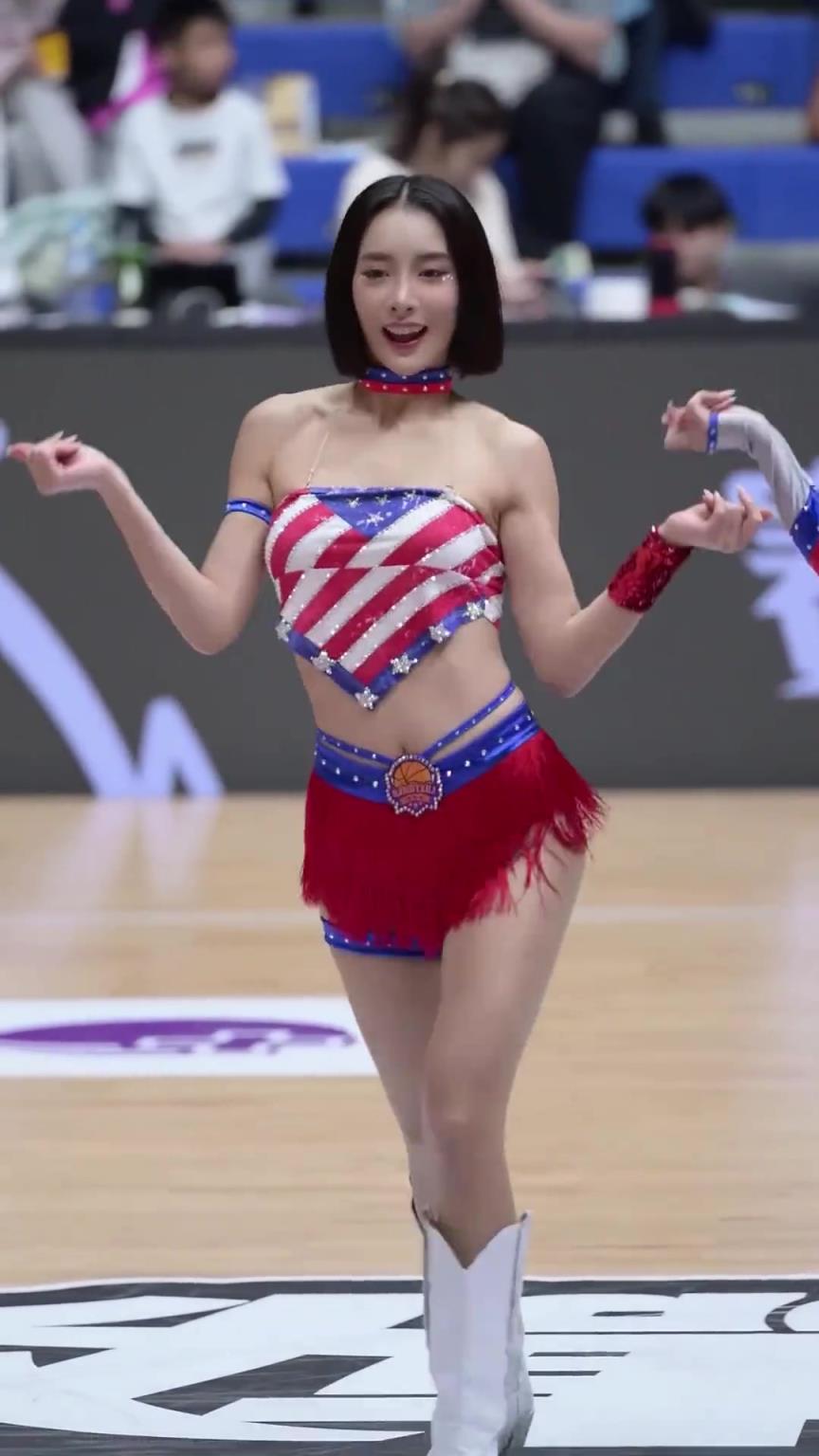 太離譜了 ！幾乎是完美女人！